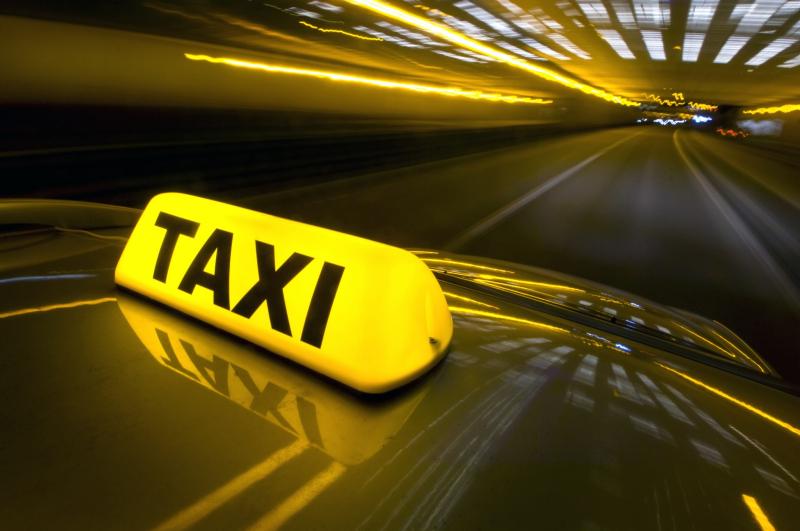 https://datxegiare688.com/wp-content/uploads/2025/08/taxi-vu-gia-387090.jpg